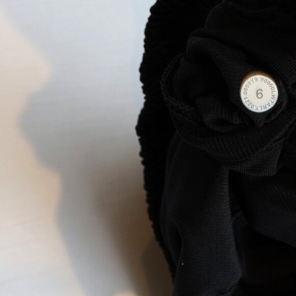 Lululemon Hotty Hot Short II *Long 4" Inseam Black - Size 6 Tall - Picture 4 of 6